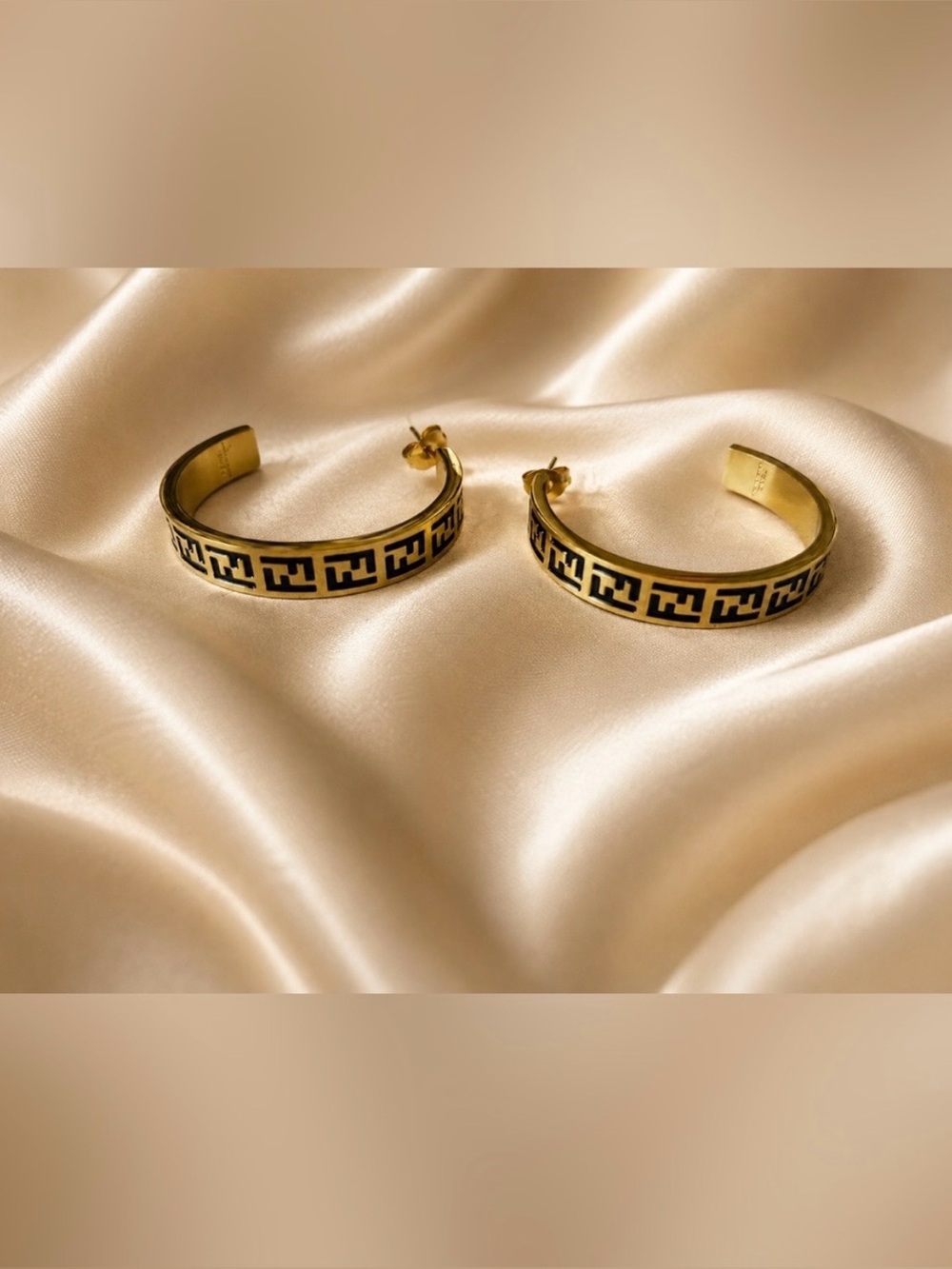 18K Gold and Black Fendi FF Pattern Hoop Earrings - Picture 3 of 7